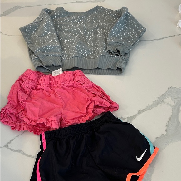 Girls toddler 12 piece Clothing Bundle - Picture 8 of 12